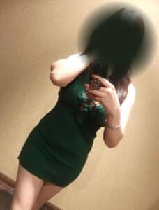 Green Top Sexy Hot Girls in Lucknow