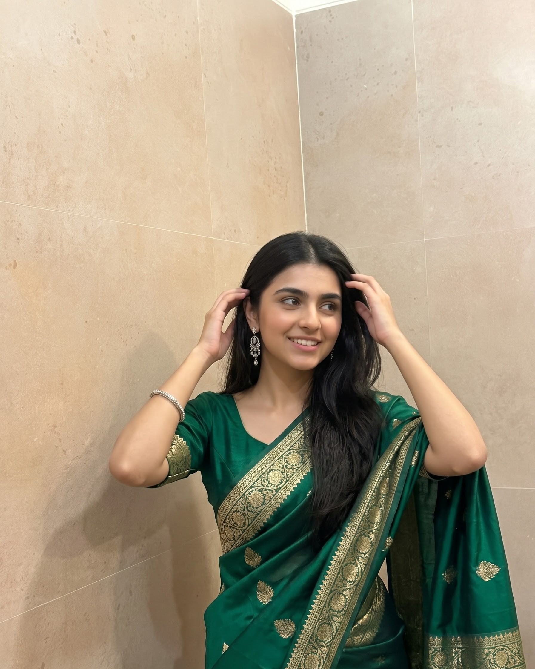 Rosy mehta, Kriti Premium Independent VIP Call Girls in Lucknow