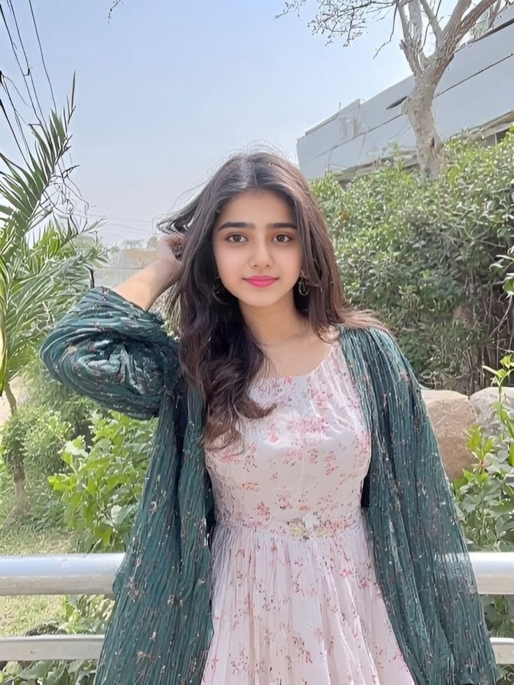 Zafia Elegant Young Professional in Agra
