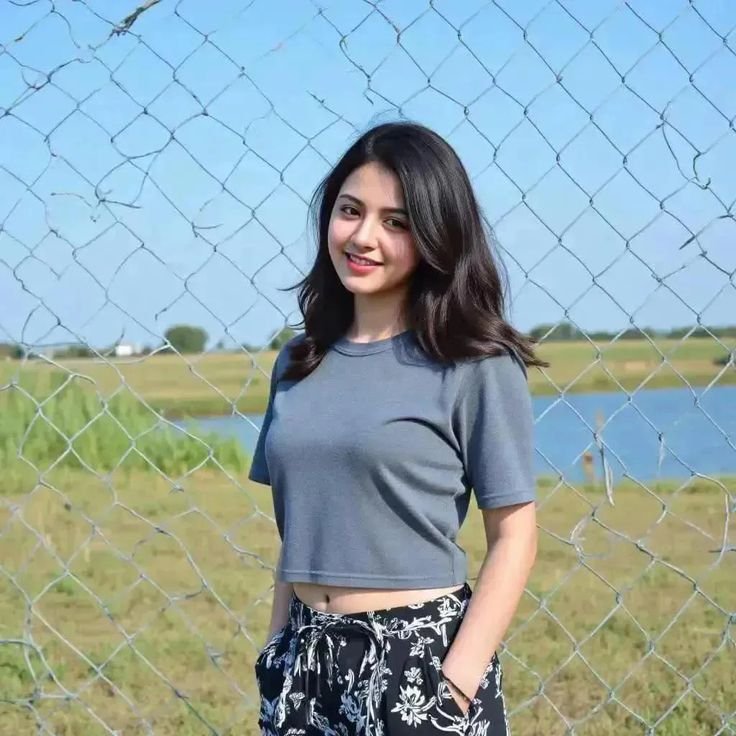 Zafia Elegant Young Professional in Agra