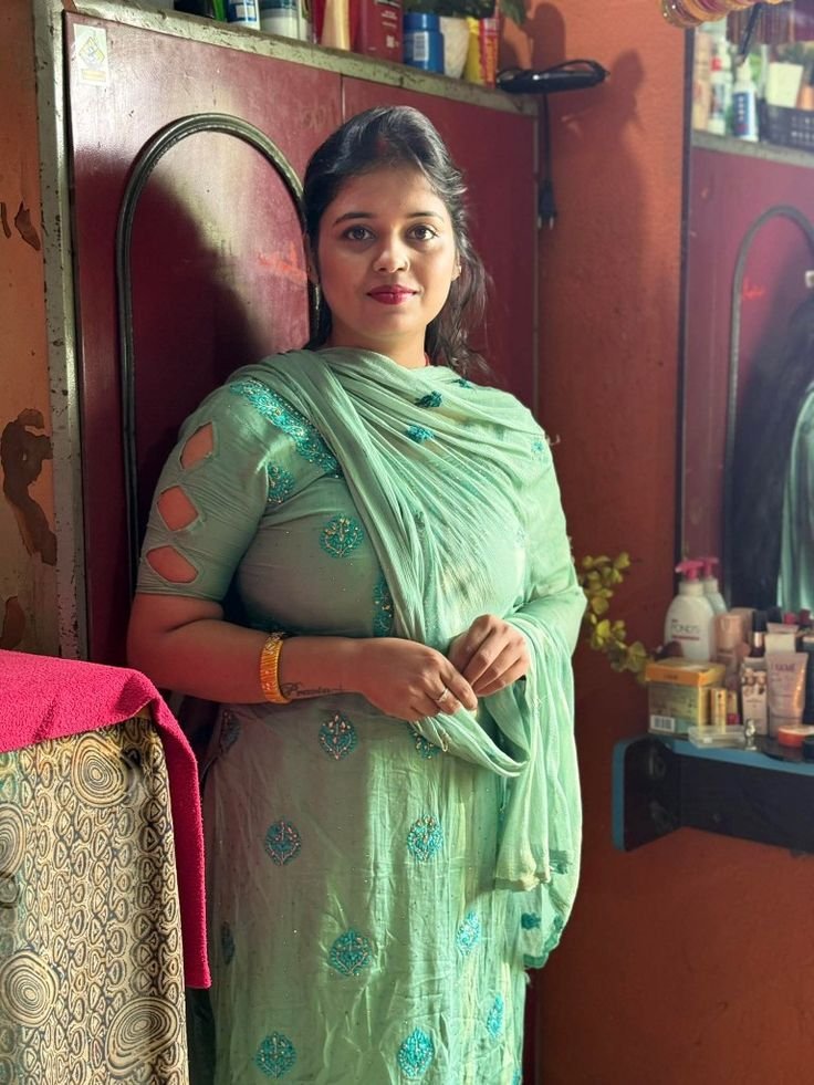 Ananya – Sophisticated Young Professional in Gachibowli